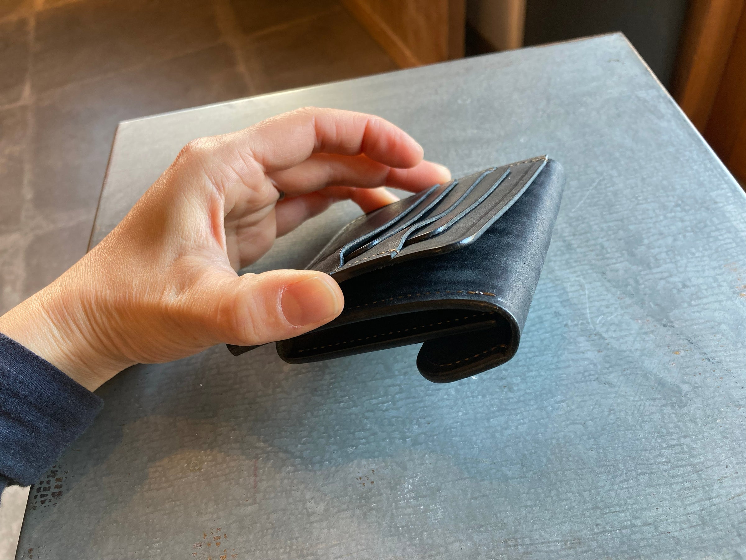 acca bottega [Strato] コンパクトマルチウォレット | イタリアと青森